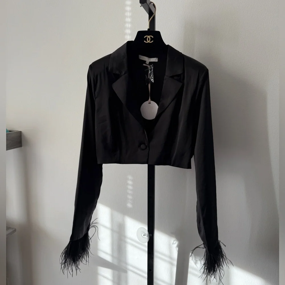 NWT REVOLVE MORE TO COME Julia Blazer Top in Black Size S - Picture 4 of 7